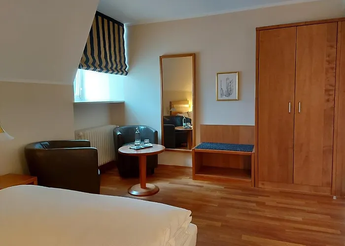 Kaiserhof Am Dom Řezno